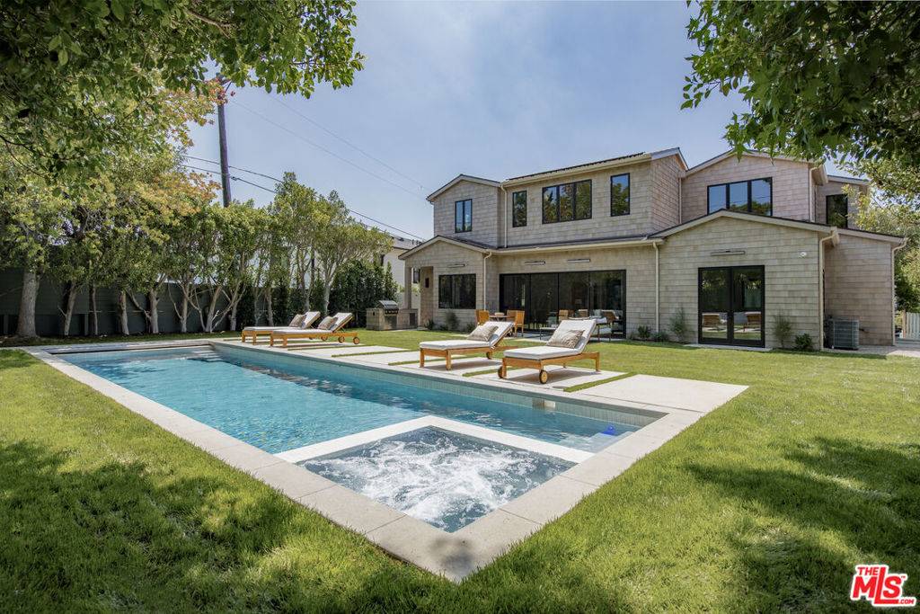 Los Angeles, CA 90064,3062 Dannyhill DR