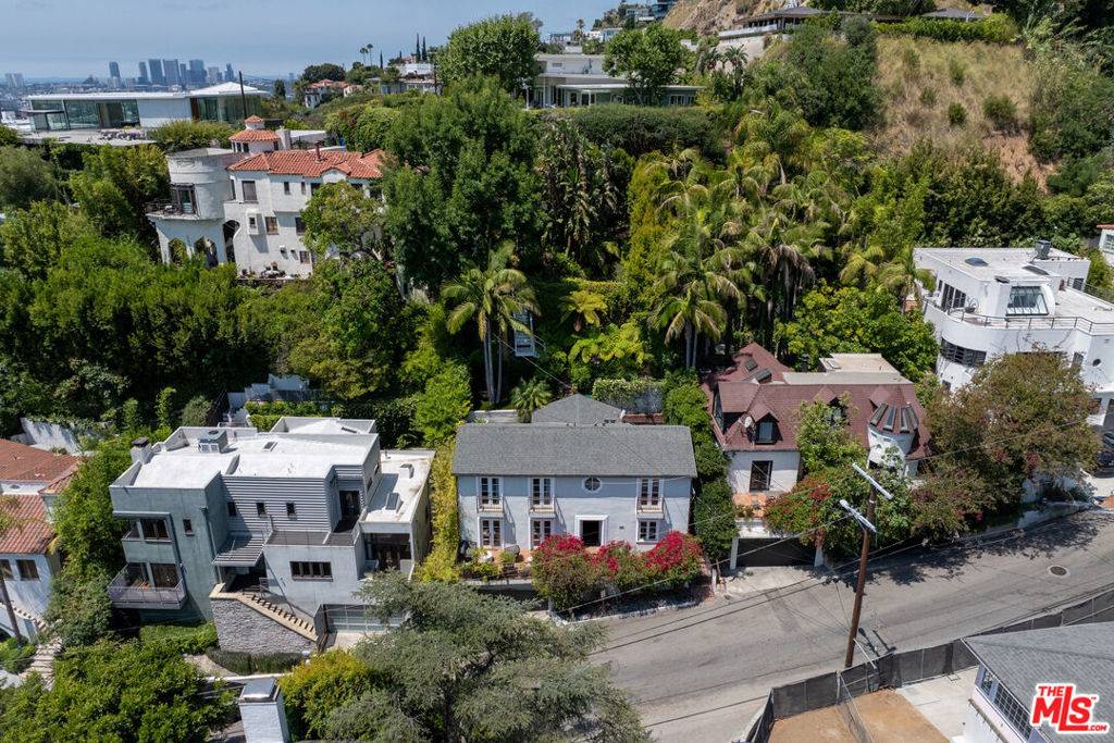 Los Angeles, CA 90069,1531 Marmont AVE