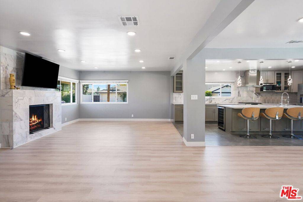 North Hills, CA 91343,8901 Rubio AVE