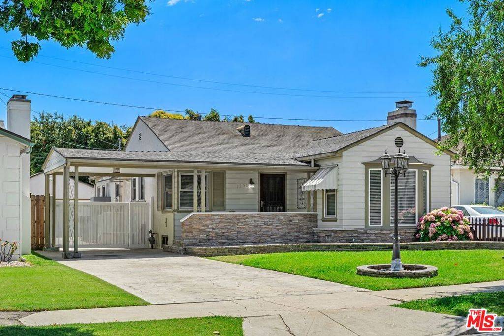 Inglewood, CA 90305,3208 W 81st ST