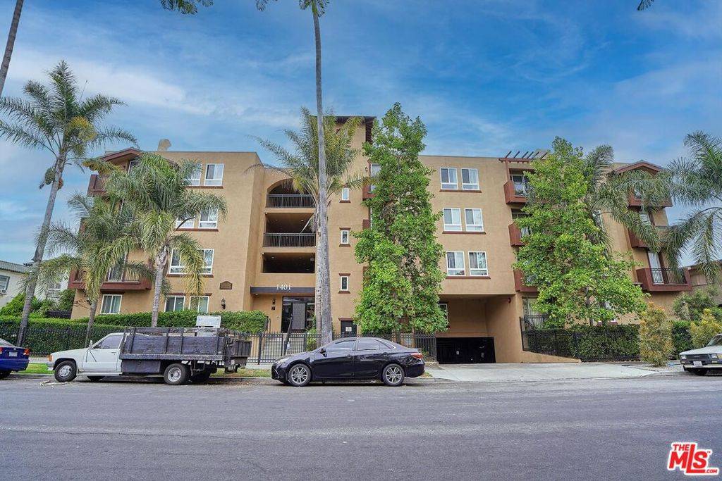Los Angeles, CA 90019,1401 S St Andrews PL #411