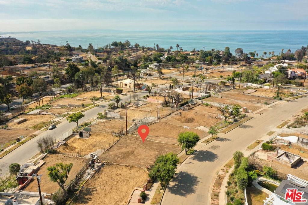 Pacific Palisades, CA 90272,16748 Edgar ST