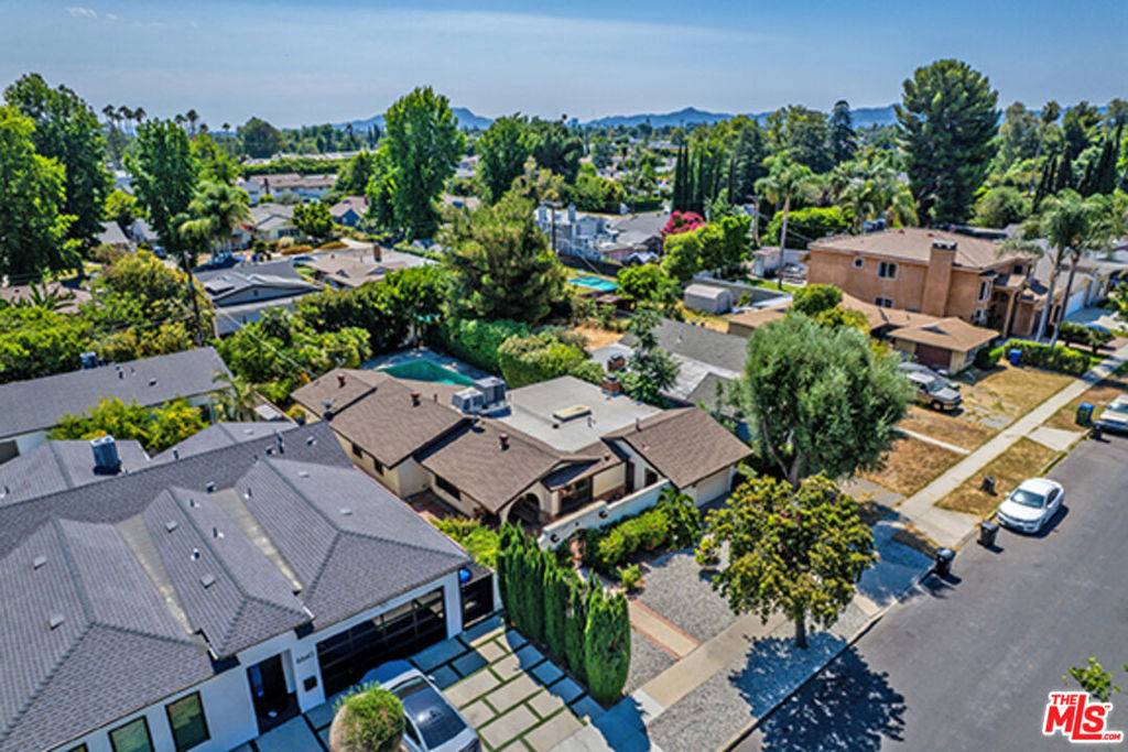 Van Nuys, CA 91405,6634 Cantaloupe AVE