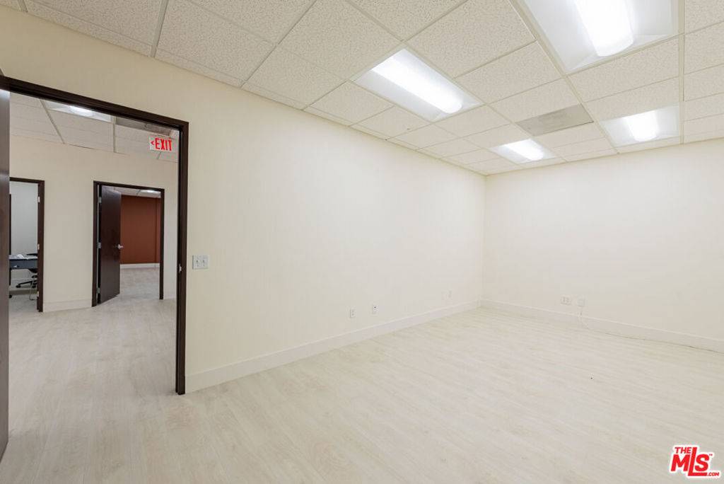 Northridge, CA 91324,19350 Business Center DR #100