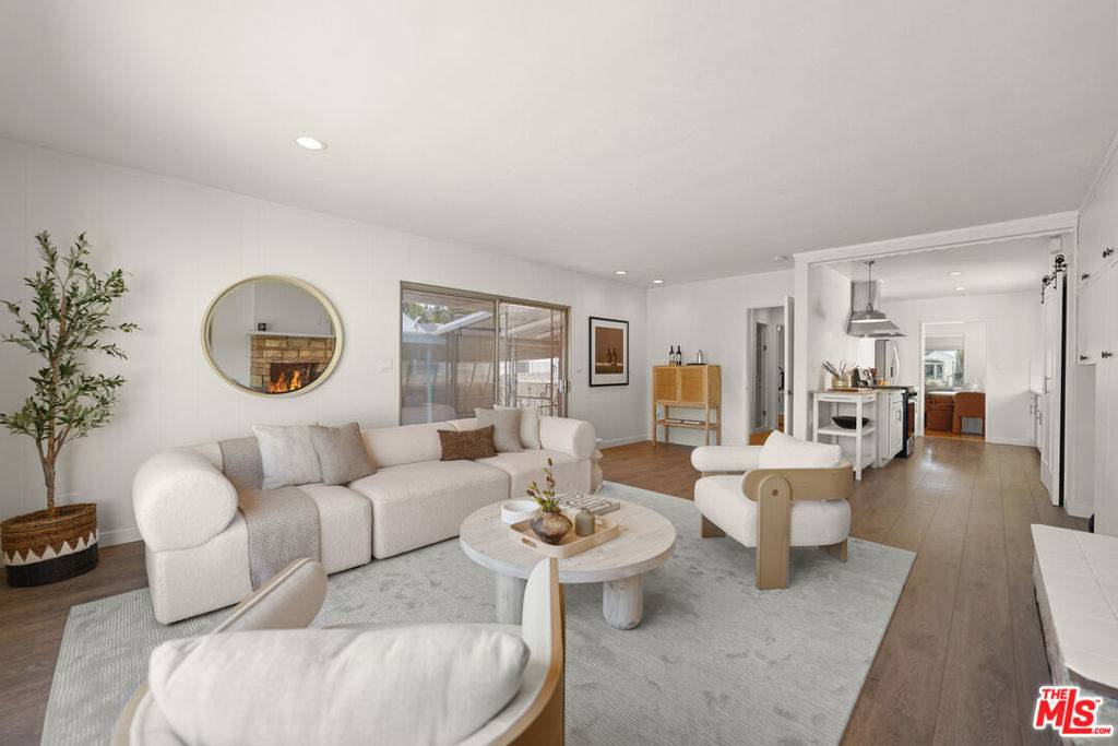 Santa Monica, CA 90405,1334 Pine ST