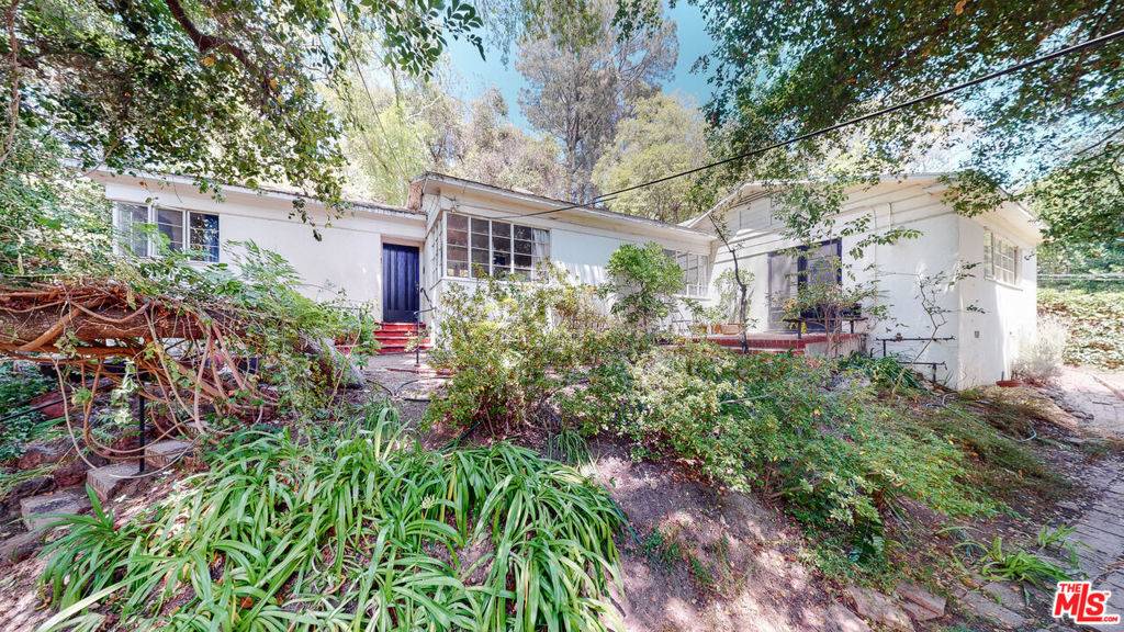 Los Angeles, CA 90077,10321 Chrysanthemum LN
