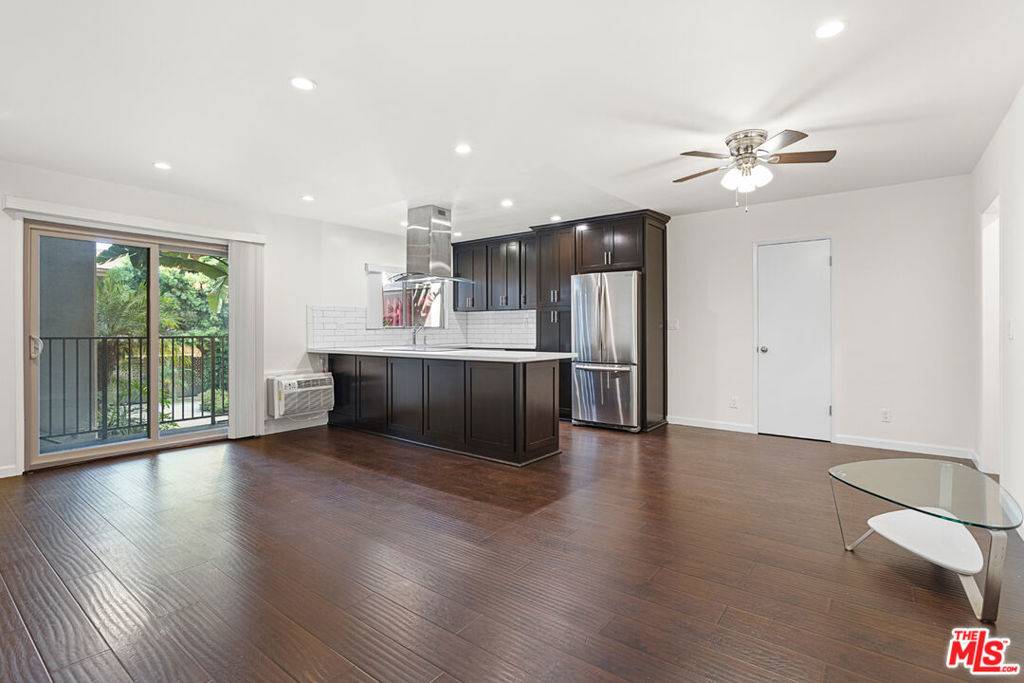 Los Angeles, CA 90035,1028 S Bedford ST #3
