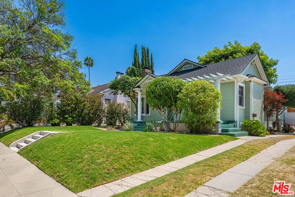 Los Angeles, CA 90046,1328 N Ogden DR