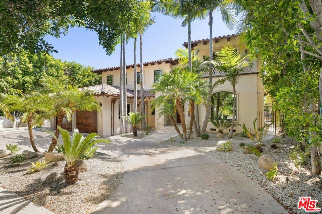 Los Angeles, CA 90034,2325 Duxbury CIR