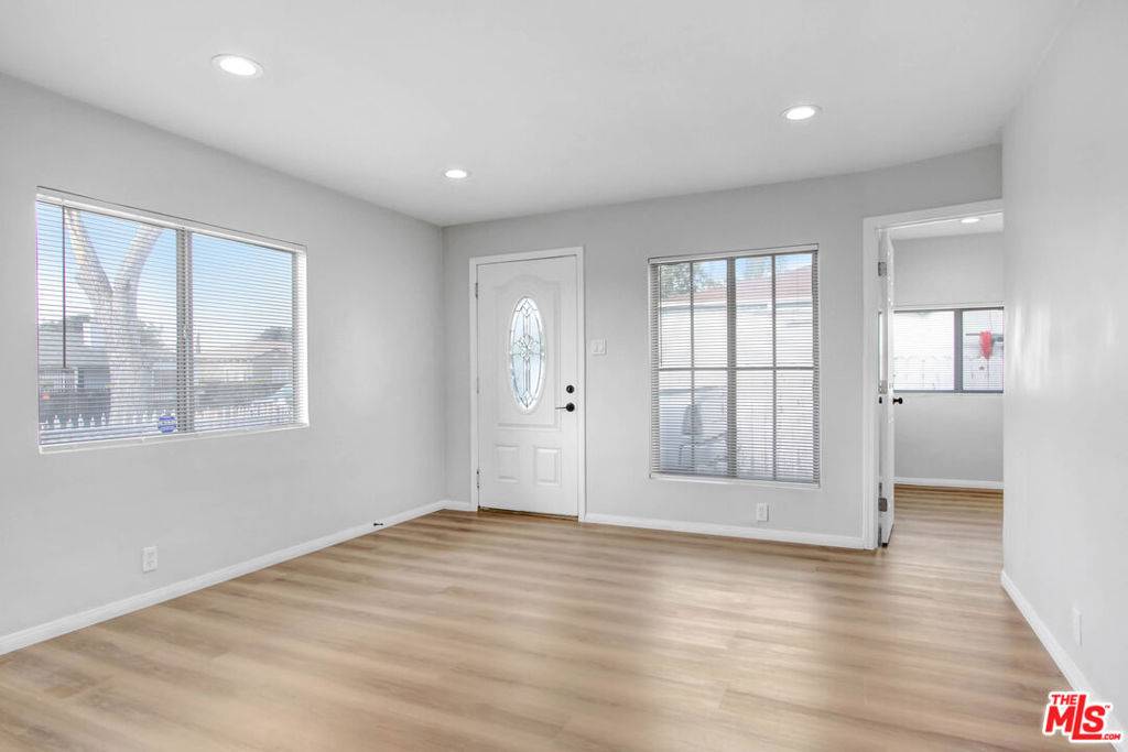 San Fernando, CA 91340,609 Pico ST