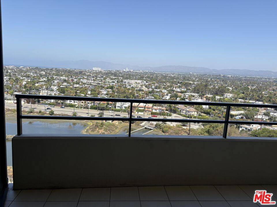 Marina Del Rey, CA 90292,4316 Marina City DR #1023