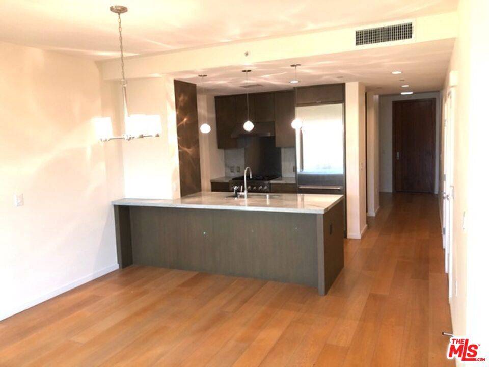 Santa Monica, CA 90401,1705 Ocean AVE #403