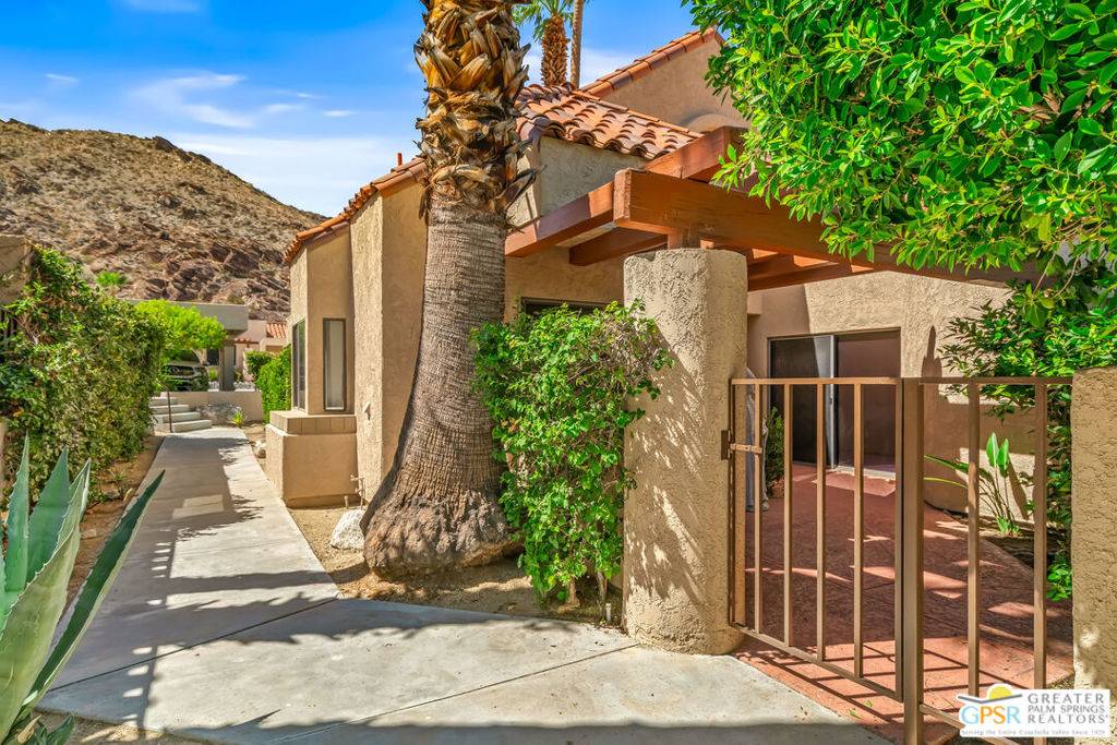Palm Springs, CA 92264,239 Canyon CIR