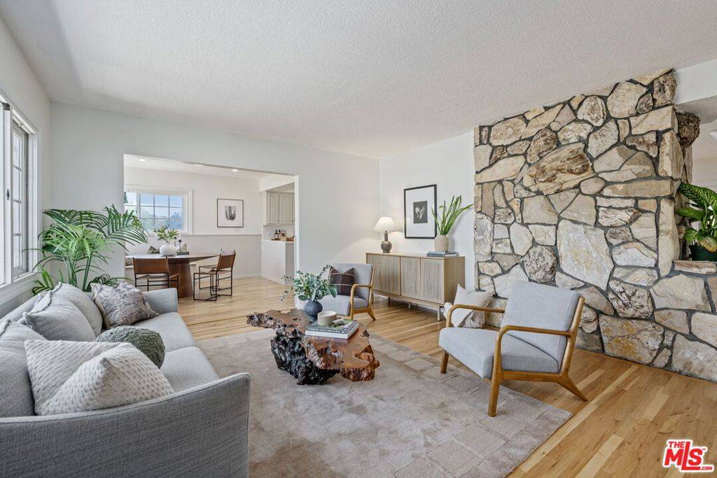 Los Angeles, CA 90065,3228 Sagamore WAY