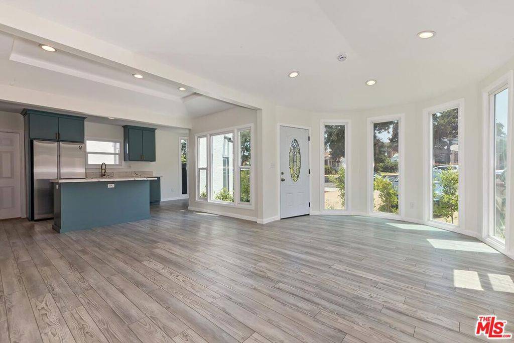 Los Angeles, CA 90039,3706 Brunswick AVE