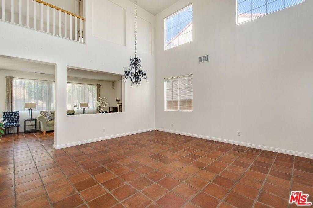 Fontana, CA 92336,14844 Rosetown AVE