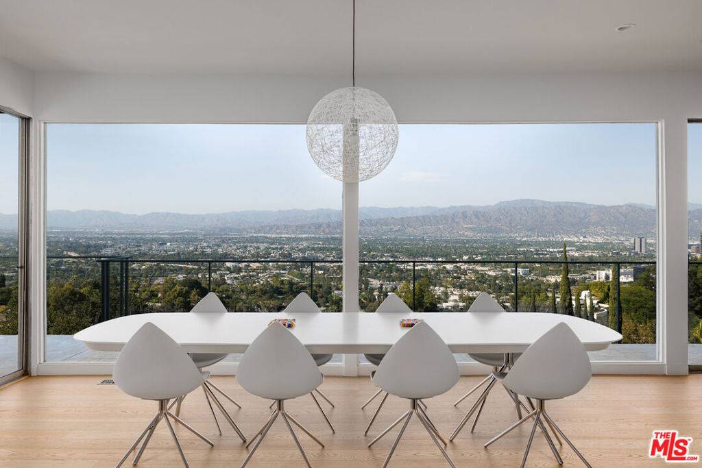 Studio City, CA 91604,3268 Wrightwood DR