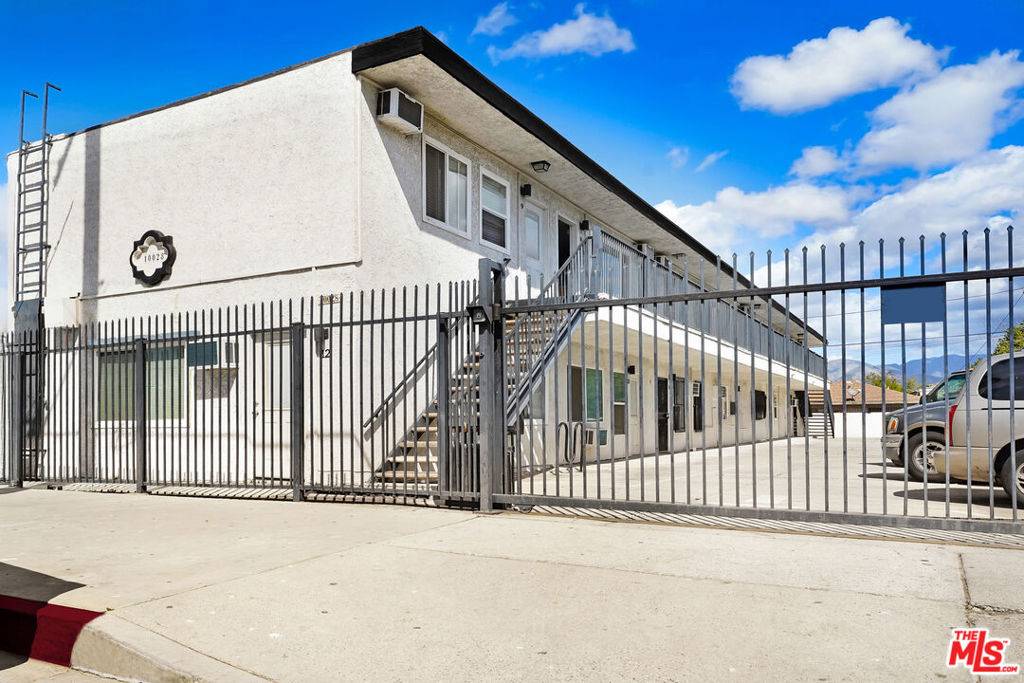 Pacoima, CA 91331,10028 San Fernando RD #34