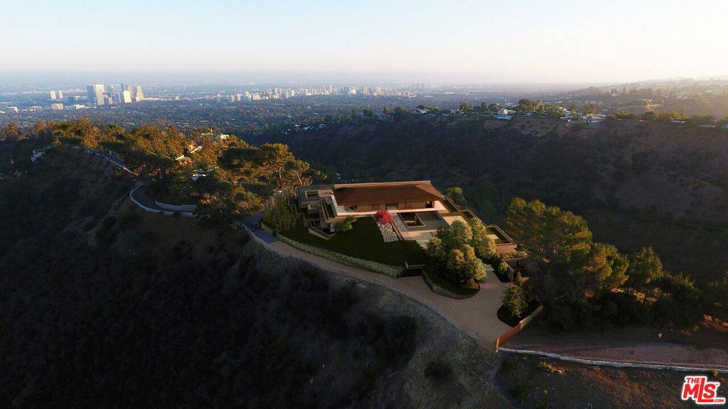 CA 90210,1785 Summitridge DR