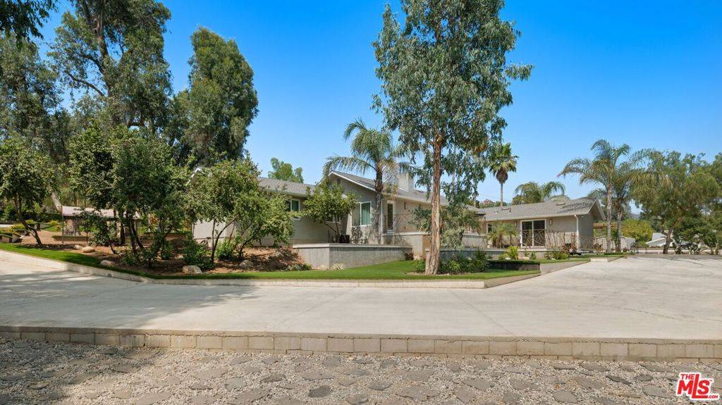 Shadow Hills, CA 91040,10555 Art ST