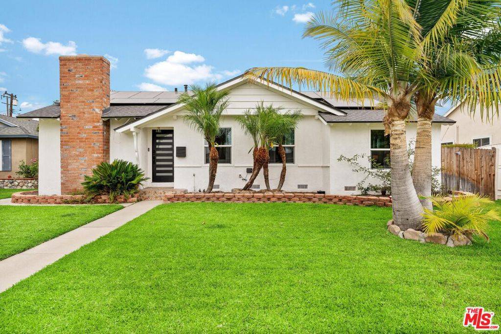 Fullerton, CA 92833,1313 W West AVE
