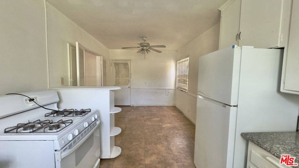Los Angeles, CA 90016,5121 W 20th ST