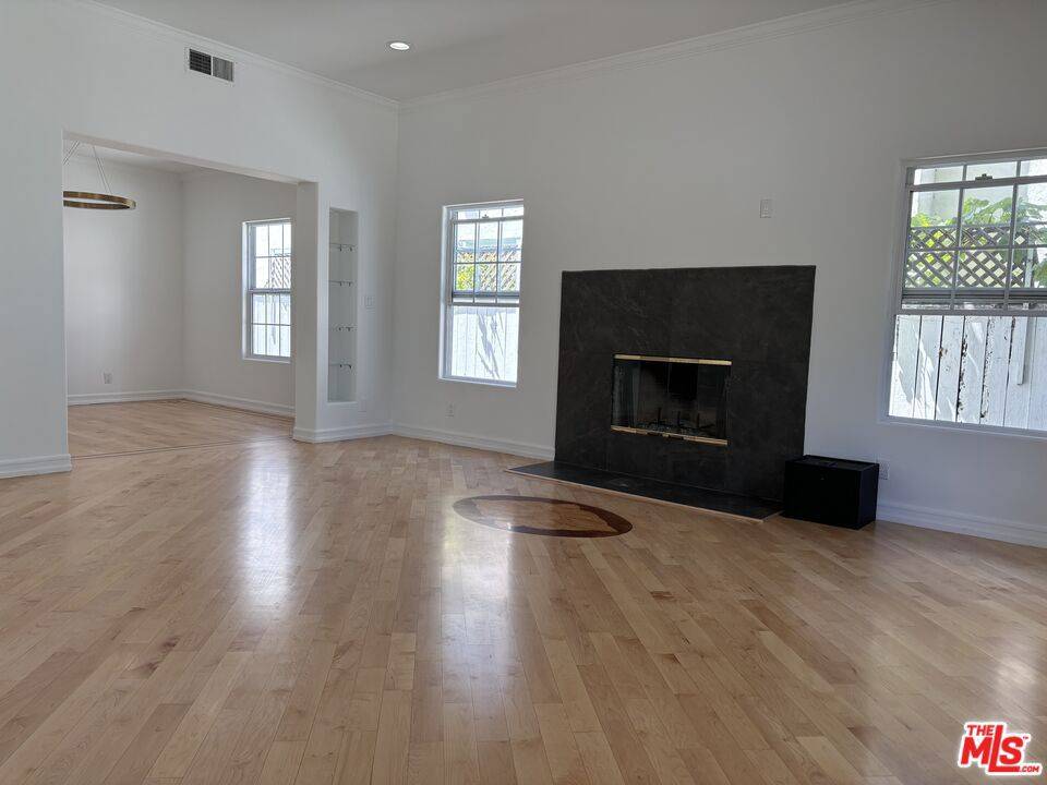 Beverly Hills, CA 90211,427 S Clark DR
