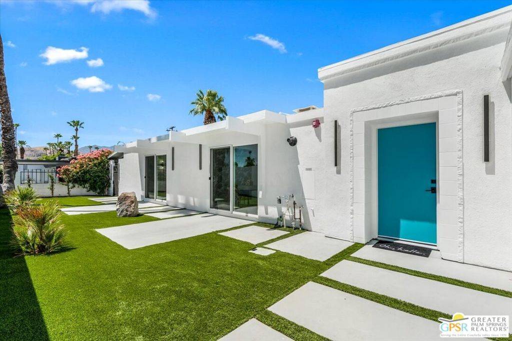 Palm Springs, CA 92264,555 S Roxbury DR
