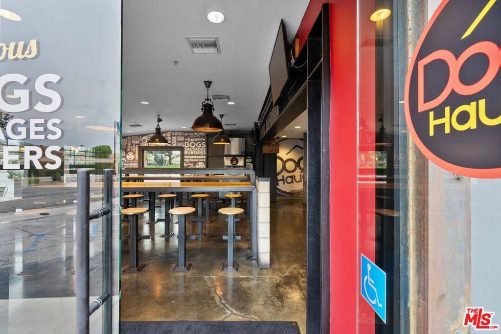 Burbank, CA 91505,3817 W Olive AVE