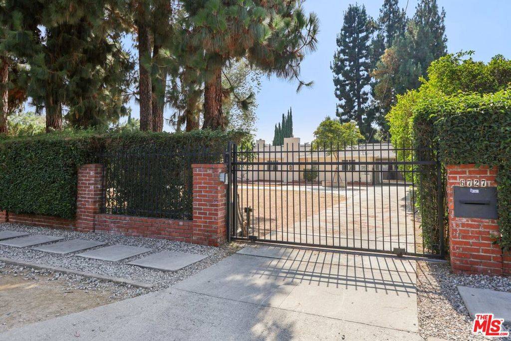 Van Nuys, CA 91406,6727 Orion AVE