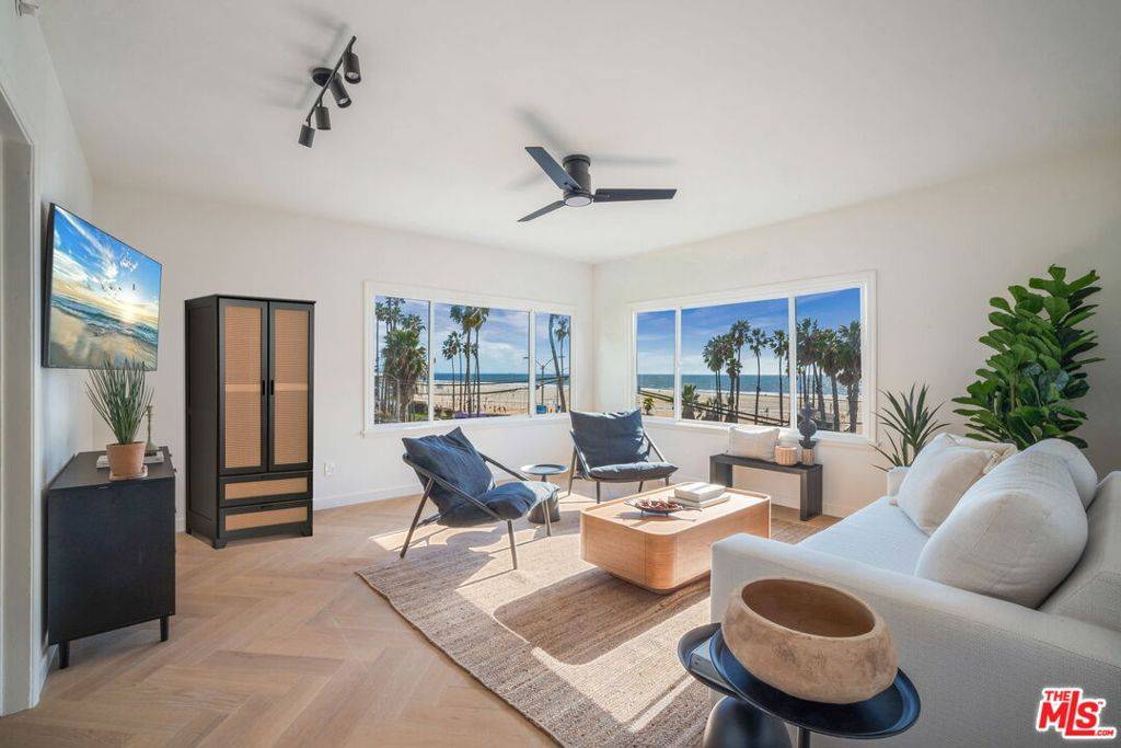 Santa Monica, CA 90401,1661 Appian WAY #2