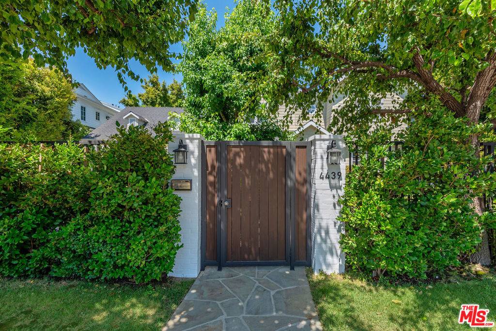 Encino, CA 91436,4439 Firmament AVE