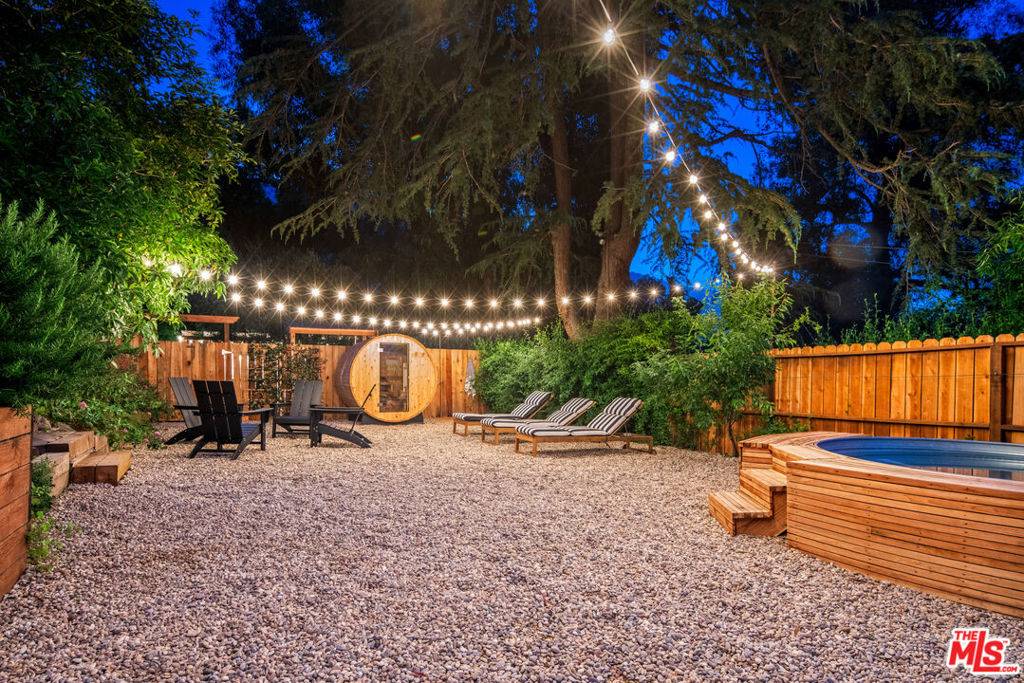 Topanga, CA 90290,1238 Fernwood Pacific DR