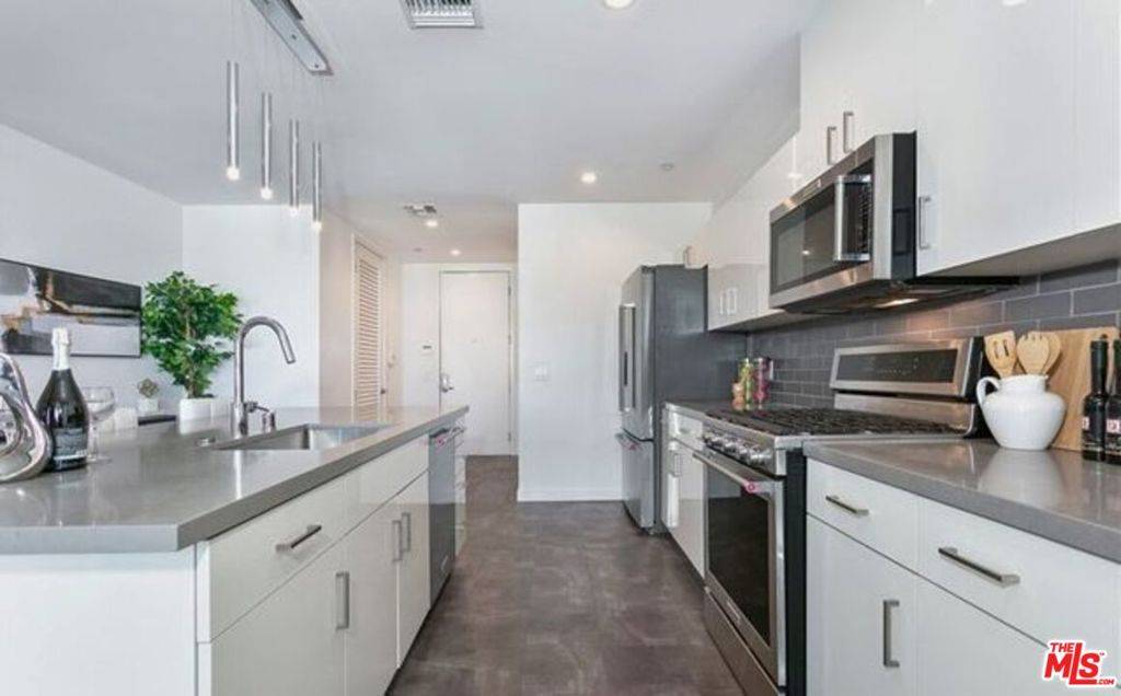 Marina Del Rey, CA 90292,4140 Glencoe AVE #408