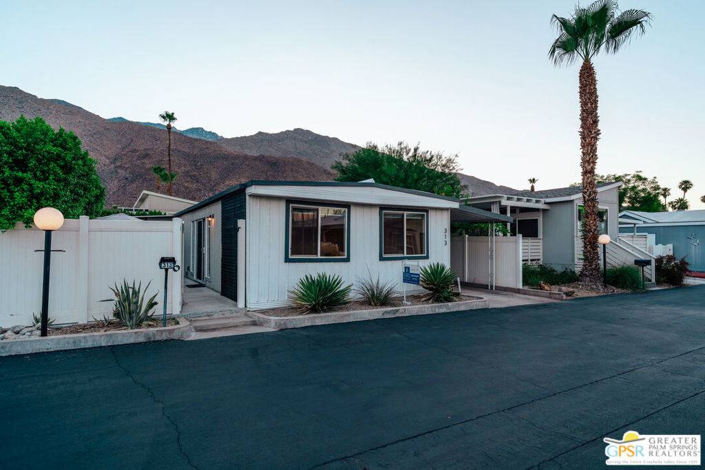 Palm Springs, CA 92264,313 Kona LN