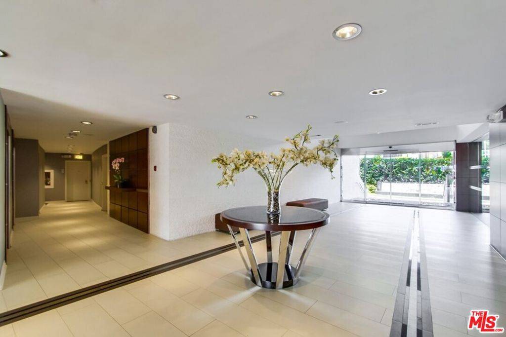 Los Angeles, CA 90046,7250 Franklin AVE #305
