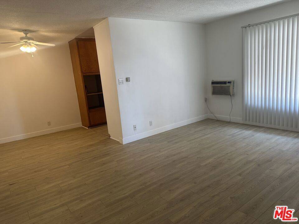 Los Angeles, CA 90020,428 S Wilton PL #5