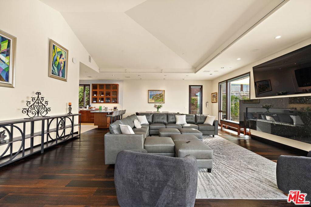 Malibu, CA 90265,25155 Piuma RD