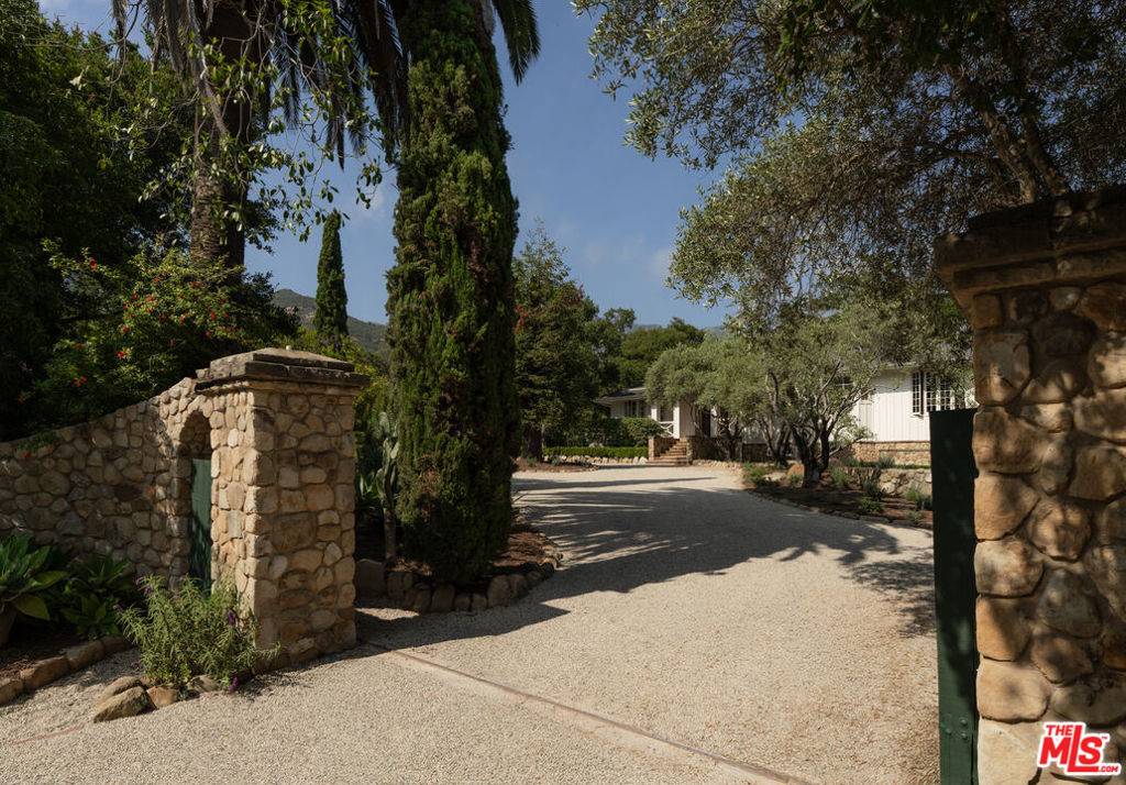 Santa Barbara, CA 93108,690 San Ysidro RD