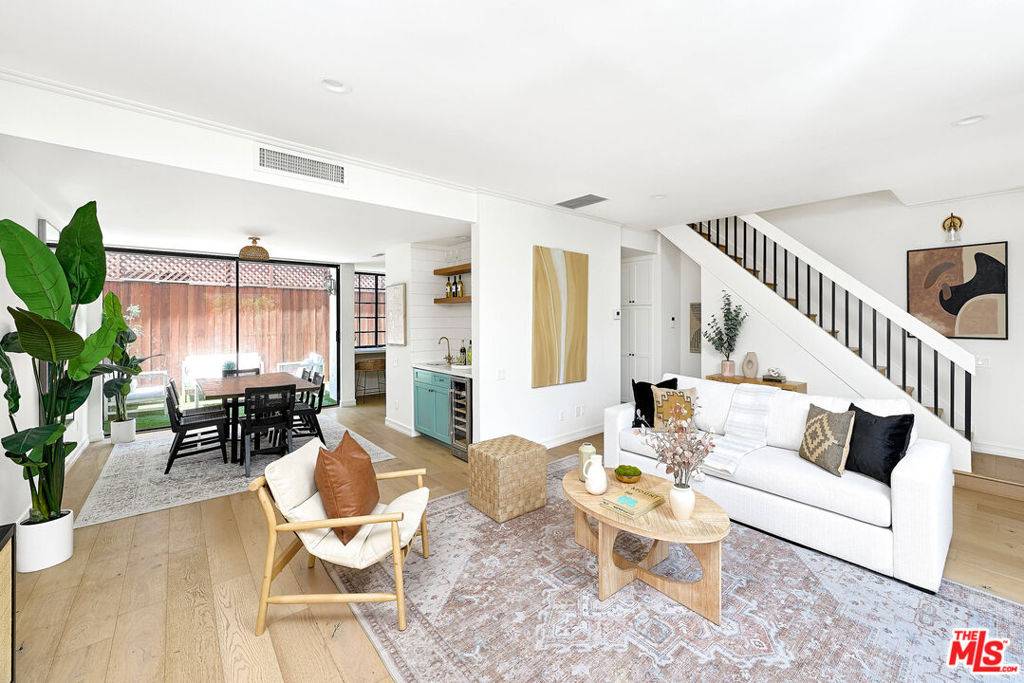 Santa Monica, CA 90402,713 9th ST #3