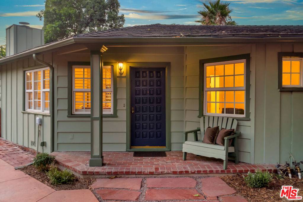 Woodland Hills, CA 91367,6001 Oakdale AVE