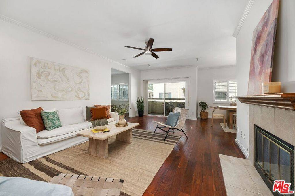 Sherman Oaks, CA 91403,14630 Dickens ST #210