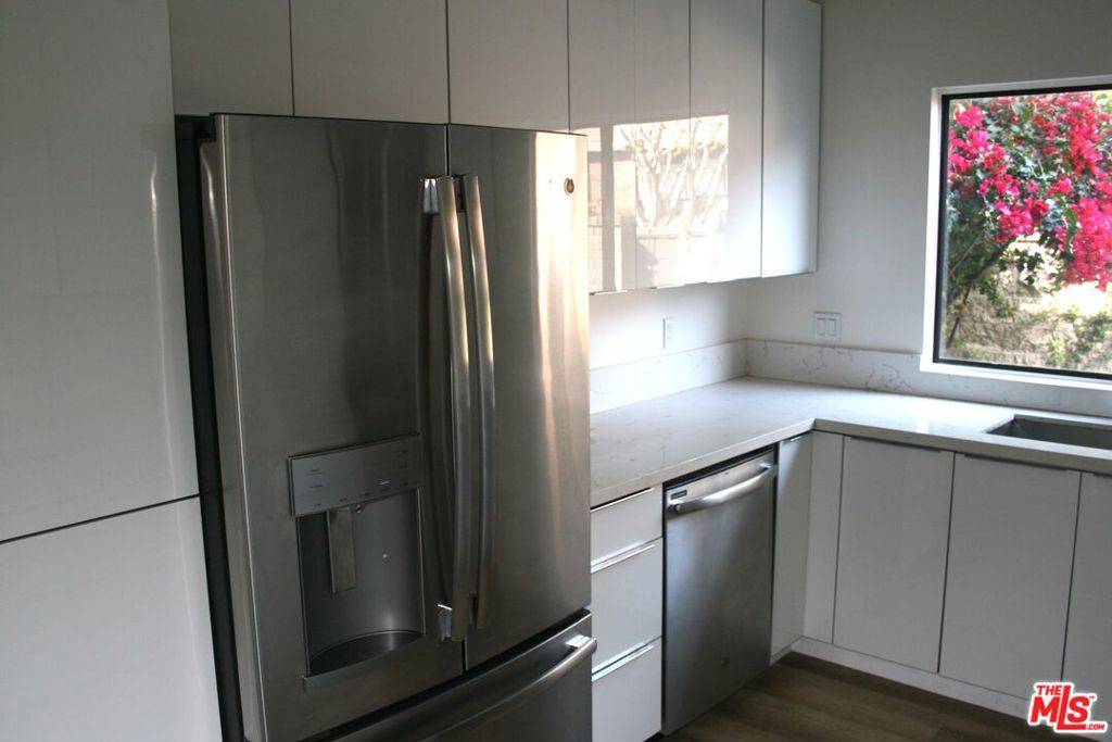 Marina Del Rey, CA 90292,4561 Alla RD #4