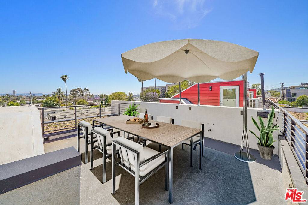 West Hollywood, CA 90046,1204 N Orange