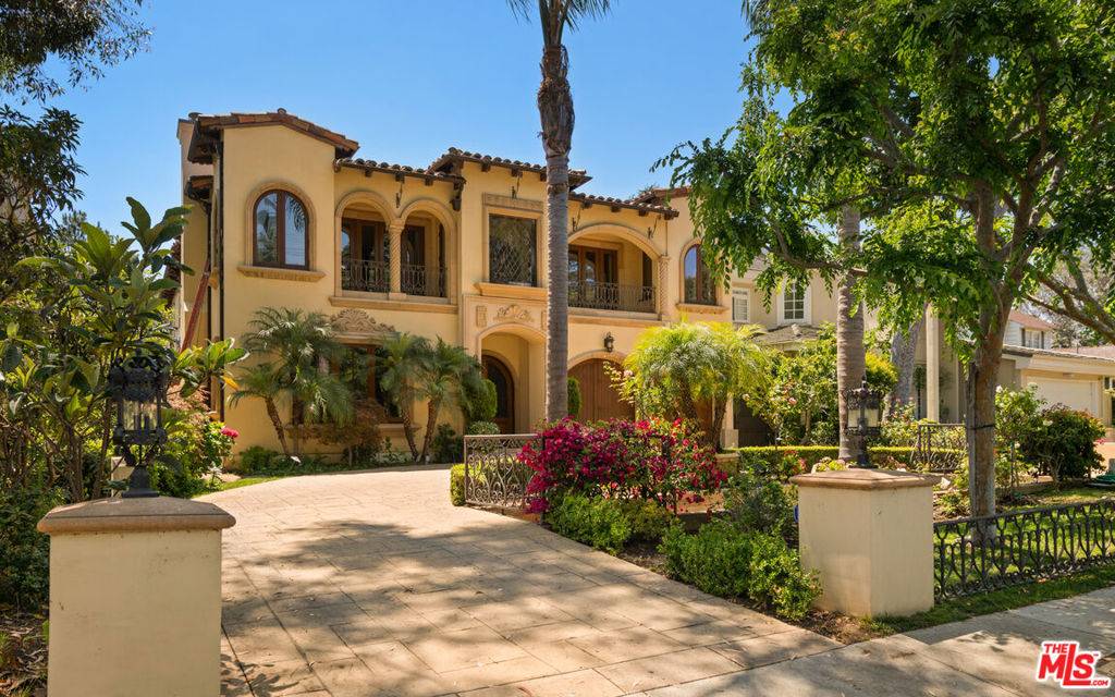 Los Angeles, CA 90049,265 N Kenter AVE