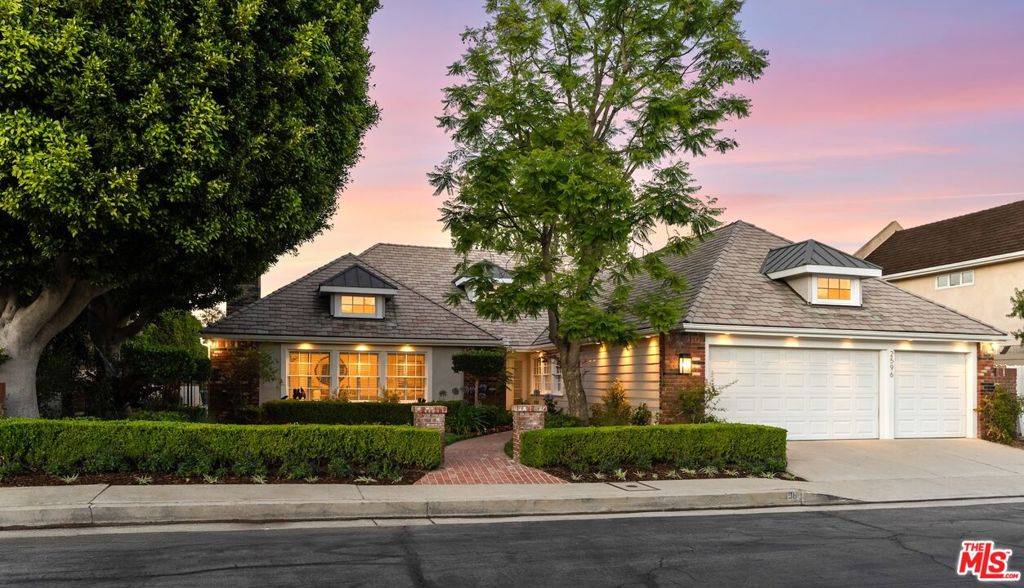 Beverly Hills, CA 90210,2596 Wallingford DR