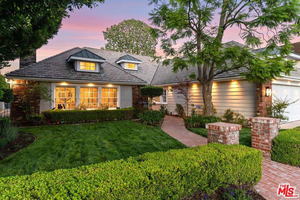 Beverly Hills, CA 90210,2596 Wallingford DR