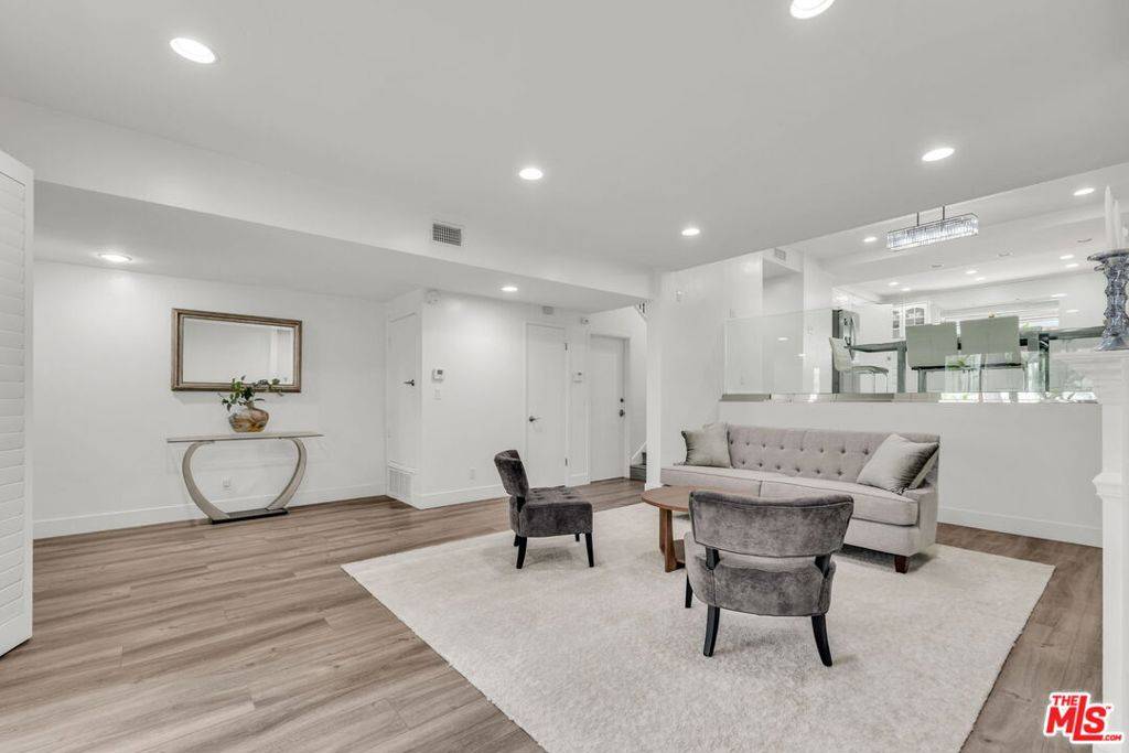 Marina Del Rey, CA 90292,13224 Admiral AVE #D