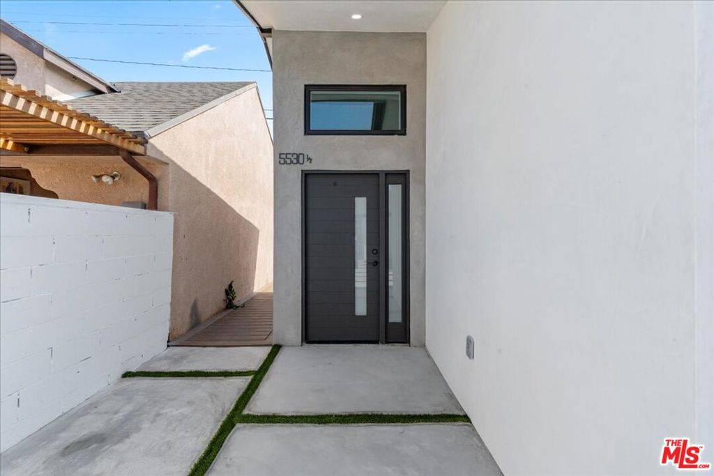 Los Angeles, CA 90016,5530 1/2 Geer AVE