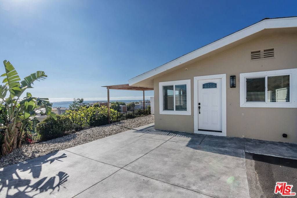 Malibu, CA 90265,22609 PACIFIC COAST HWY #A